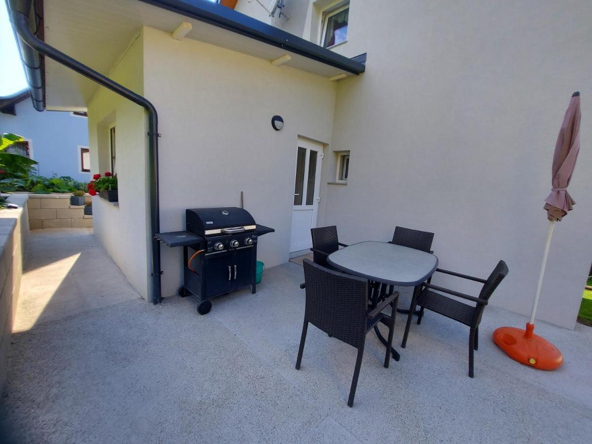 Privatzimmer Roland Hutten Buitenkant foto