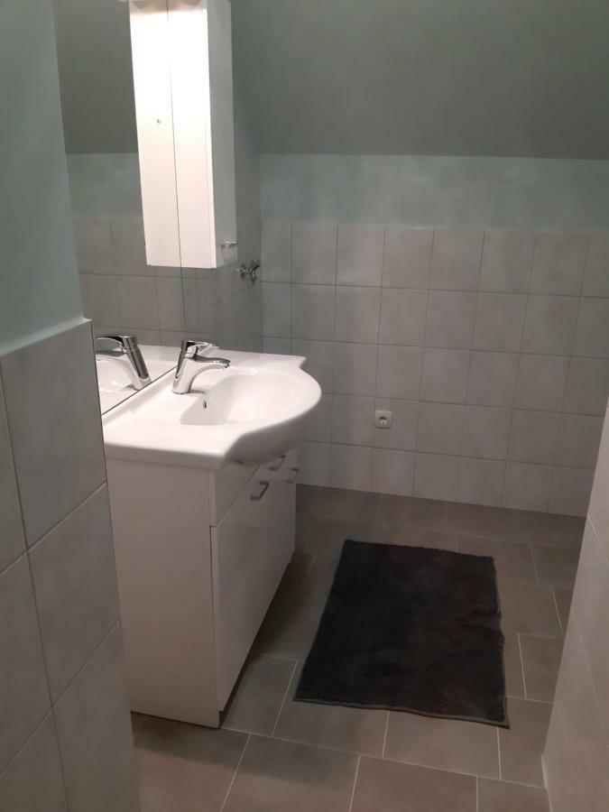 Privatzimmer Roland Hutten Buitenkant foto
